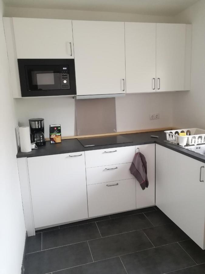 Ehemalige Bibliothek Apartment Fuer 2 Mit Kueche Kamin Netflix Parken Und Hofladen Steinhofel Buitenkant foto