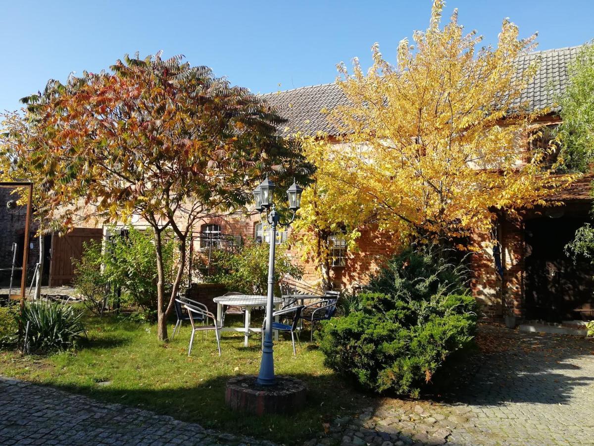 Ehemalige Bibliothek Apartment Fuer 2 Mit Kueche Kamin Netflix Parken Und Hofladen Steinhofel Buitenkant foto