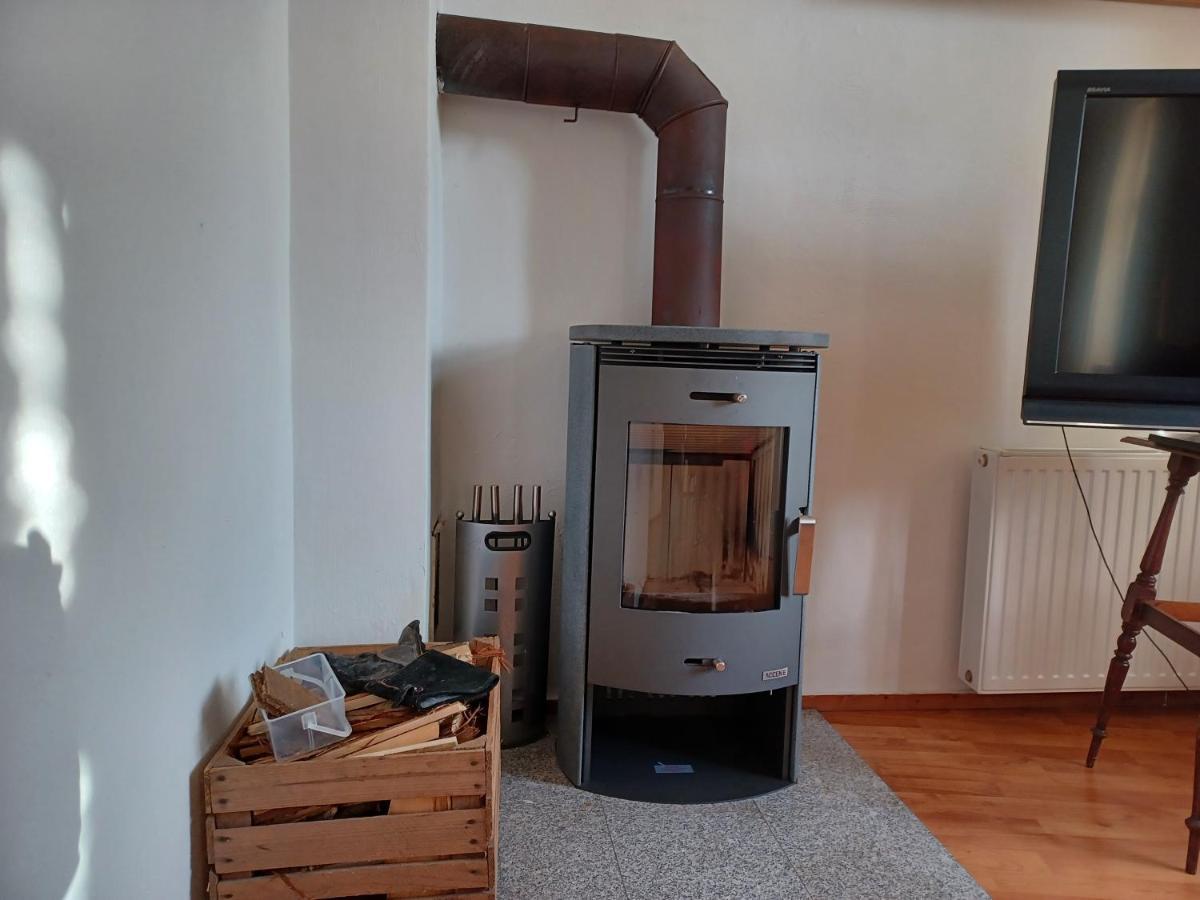 Ehemalige Bibliothek Apartment Fuer 2 Mit Kueche Kamin Netflix Parken Und Hofladen Steinhofel Buitenkant foto
