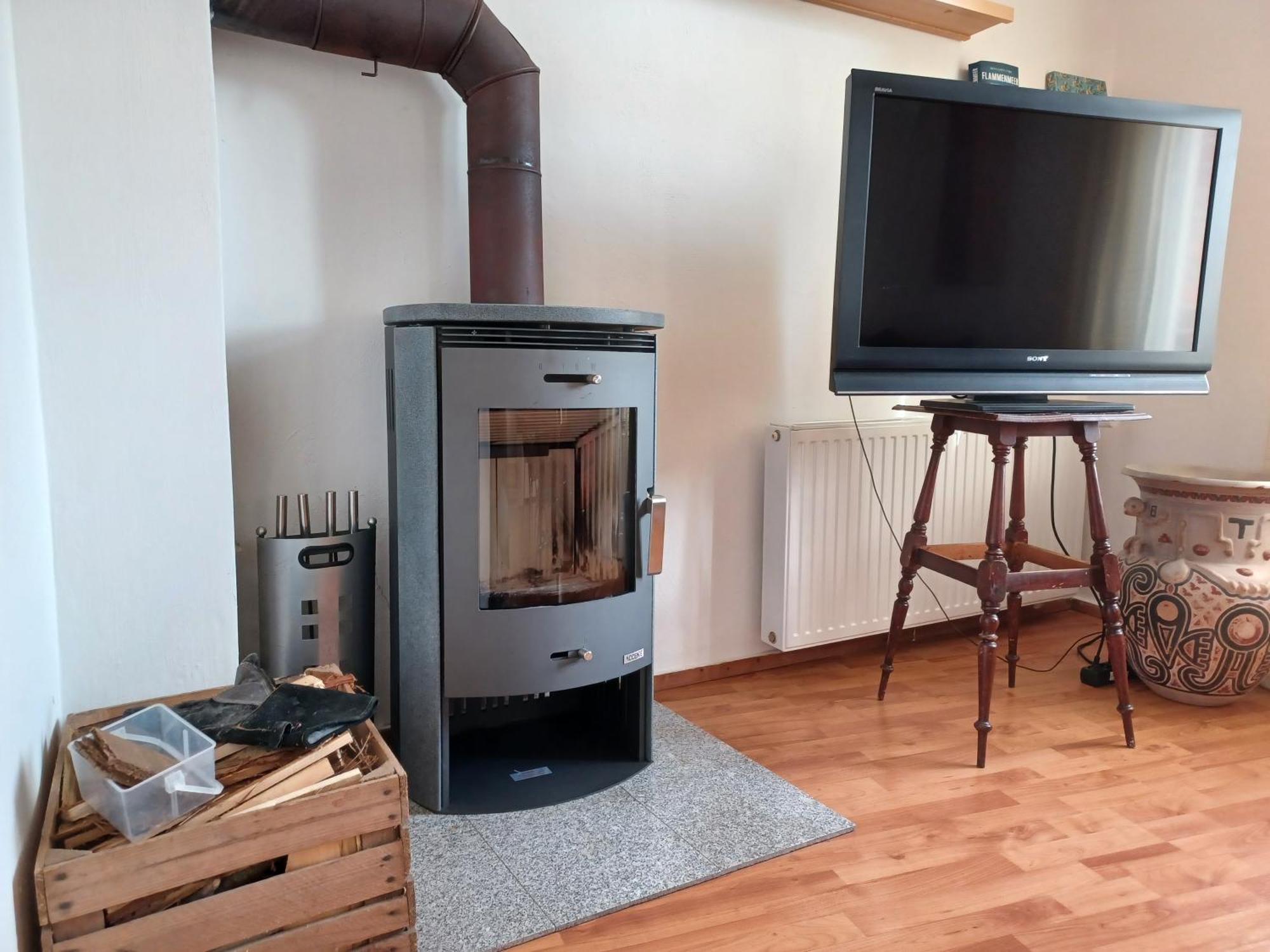 Ehemalige Bibliothek Apartment Fuer 2 Mit Kueche Kamin Netflix Parken Und Hofladen Steinhofel Buitenkant foto